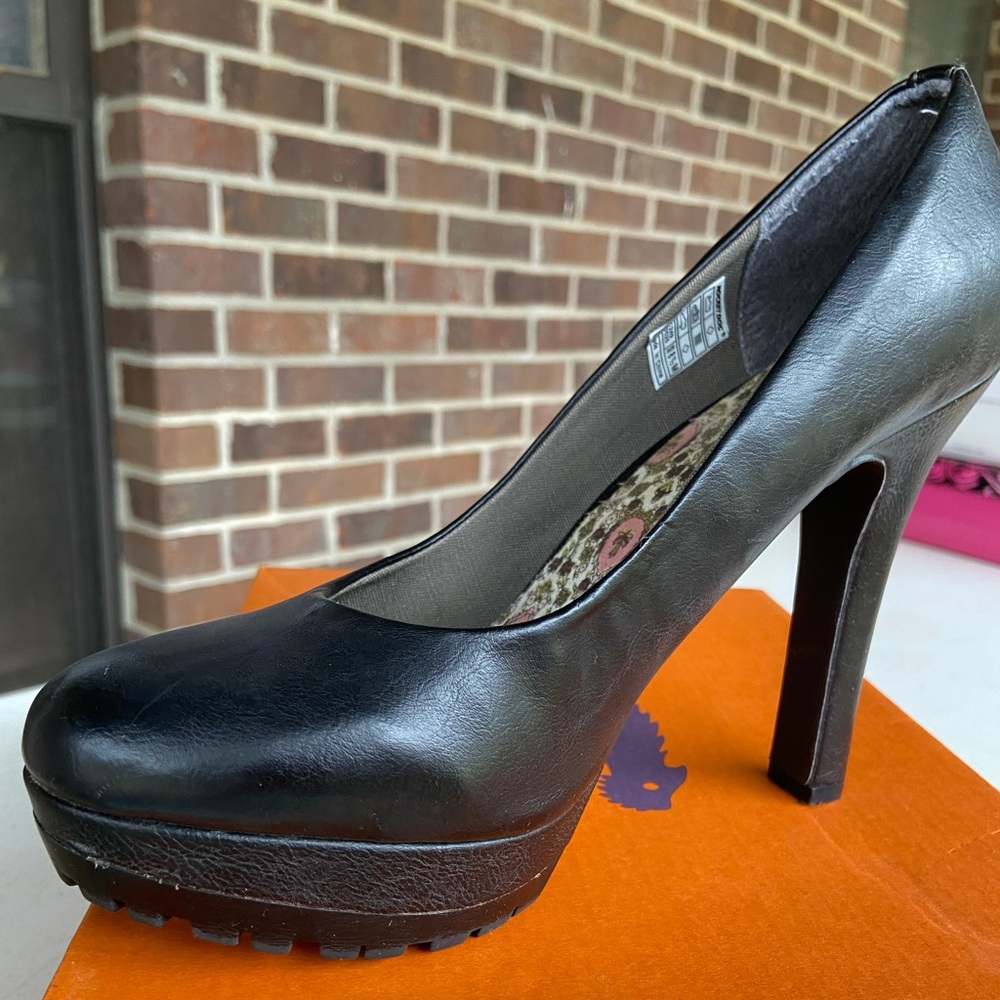 Rocket Dog heels